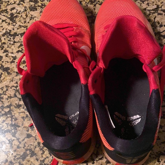 Kobe 10 Hot Lava - Picture 5 of 7